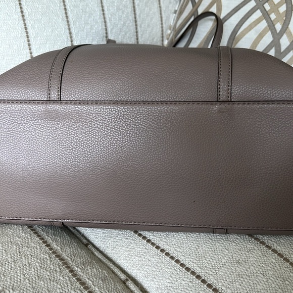 Tory Burch Perry Tote - Picture 7 of 9